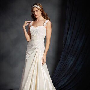 NEW Wedding Dress, Ivory  Fit and Flare Aline, Tafetta and Lace Ruched Corset